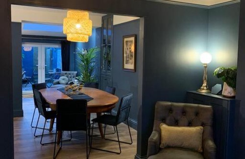 Fishguard House | No 11, Fishguard, Ideal for beach, coastal path and town!