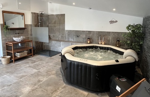 Canchy House | No.2 By The Fields, jacuzzi, 10min from the sea