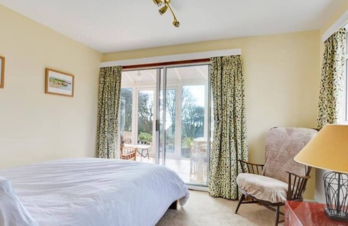 Wiseman's Bridge House | No 2 Sea View in Wisemans Bridge