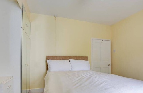 Wiseman's Bridge House | No 2 Sea View in Saundersfoot