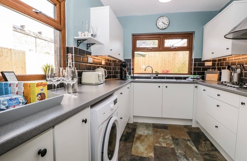 Cockermouth Cottage | NO.2 WATERLOO STREET, family friendly, with open fire in Cockermouth