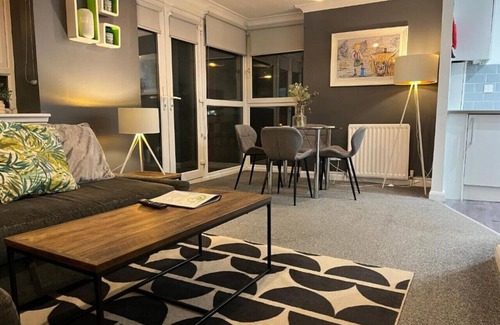 Ayr Apartment | No. 27 Ayr Beach - Coorie Doon