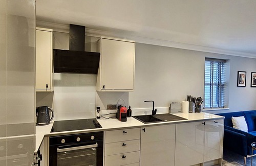 Whitchurch Apartment | No.3 The Philog by Switchback Stays