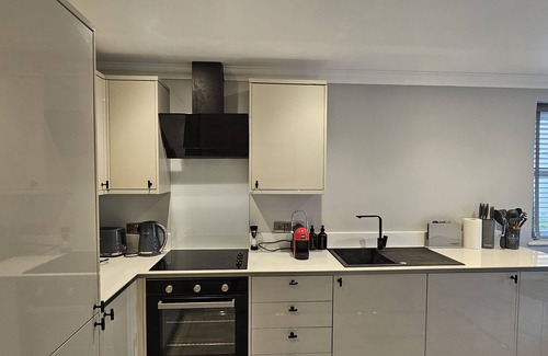 Whitchurch Apartment | No.3 The Philog by Switchback Stays