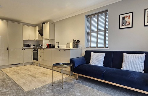 Whitchurch Apartment | No.3 The Philog by Switchback Stays