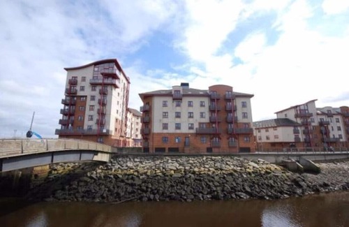 Ayr Apartment | No.5 Ayr Beach - Coorie Doon