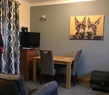 Conon Bridge Apartment | No 5 Newly refurbished 4 bedroom house