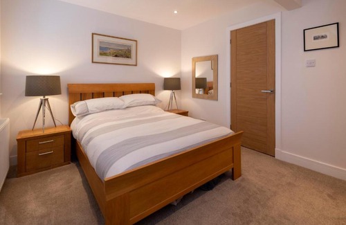 Achachork House | No. 7 Glamaig Place