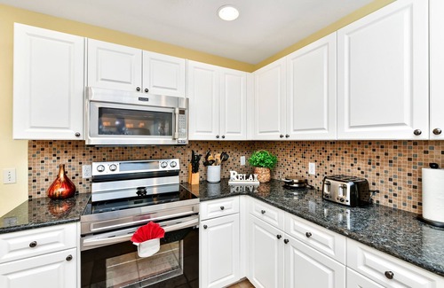 Tuscan Ridge House | NO Carpet House! Private Pool & Spa Cozy 4 bedrooms/3 bathrooms Home by Disney
