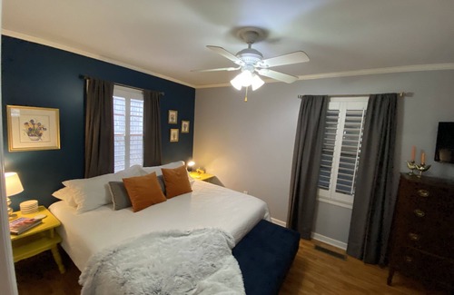 Murfreesboro House | NO CLEANING FEE! Blue Door Cottage - Fast Fiber Wi-Fi - Sleeps 9
