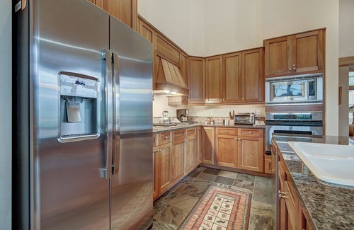 River Run Condo | No Cleaning Fees, Luxurious 3 BR in River Run Village Featuring Ski in,ski out by RedAwning