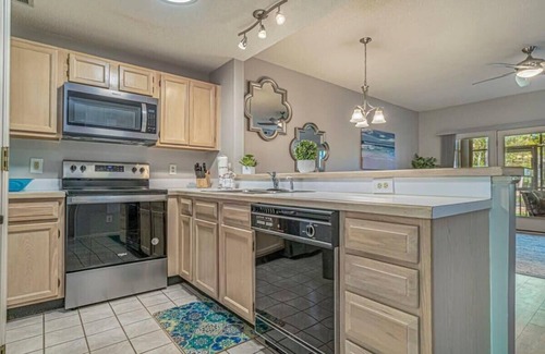 North Myrtle Beach Apartment | No Crabby Attitudes - 112 TL