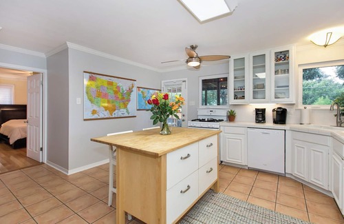 Bouldin House | NO home is more in the HEART of SOCO than this one!