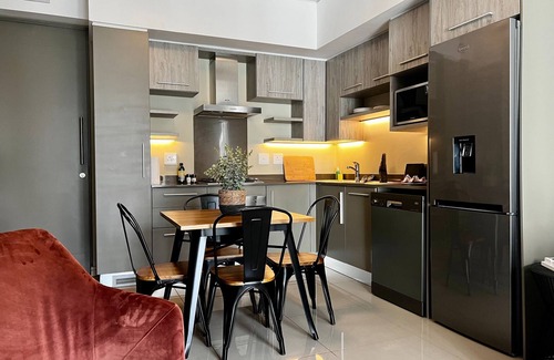 Greater Johannesburg Metropolitan Area Apartment | ​No Loadshedding | Modern 1 Bed In Rosebank