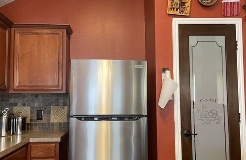 Houston House | No Pet FEES/FREE Snacks&Drink/BigBackyard For Family