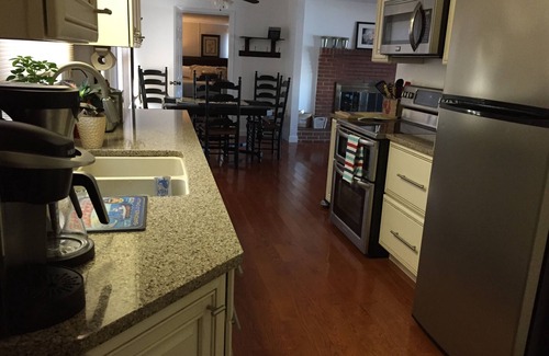 Moneta House | No Wake Cove, Three Kayaks, Fast wifi, 2 King 2 Queen 2 Kids Bungalows, Game Rm