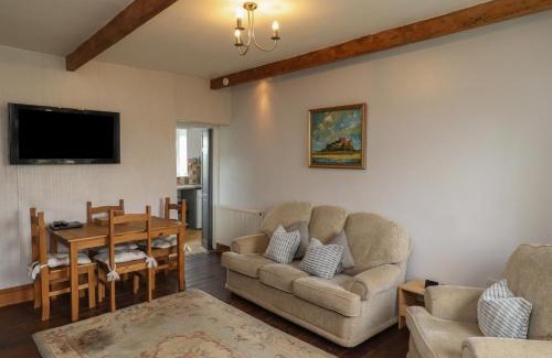 Bamburgh House | No2 Budle Bay Cottage