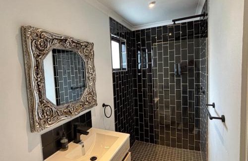 Gallo Manor House | NO4 Lilliput - Sandton Executive Guest House - OPENING SPECIAL
