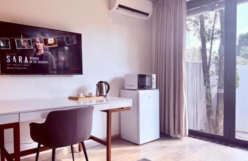 Gallo Manor House | NO4 Lilliput - Sandton Executive Guest House - OPENING SPECIAL