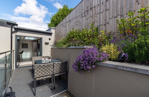 Saundersfoot House | No5 Highpoint luxury townhouse ,2 en-suite bedrooms onsite indoor swimming pool