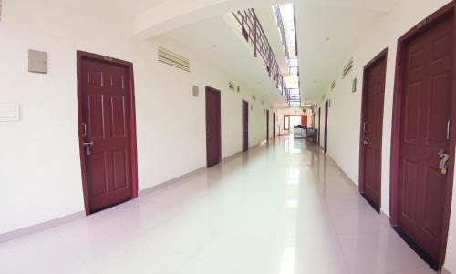 Vyttila Hotel | Noah's Ark