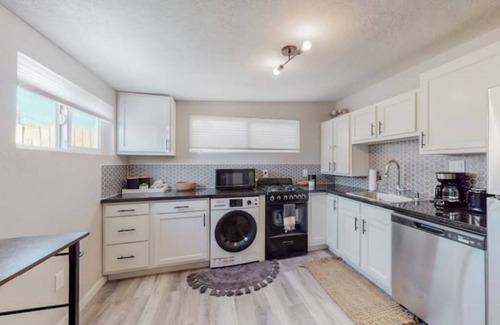 Silver Hill House | Nob Hill/UNM Luxury 2 Bedroom House w/King Beds