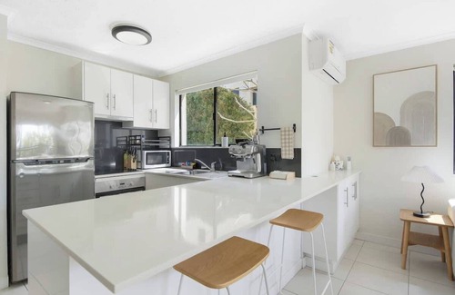 Mermaid Beach Apartment | Nobby's Arcade - Views, Games and Vibes