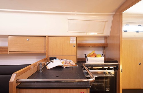 Sanxenxo Boat Rental | Noche a Bordo en Lujoso Velero