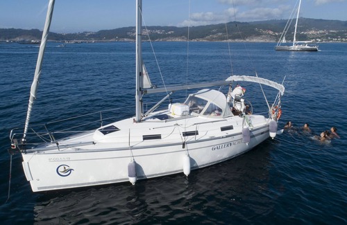 Sanxenxo Boat Rental | Noche a Bordo en Lujoso Velero