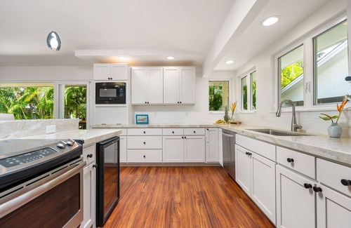 Lanikai House | Nohie Lanikai by Gather: 4BR Beachside Retreat w/Lanai & Private Yard