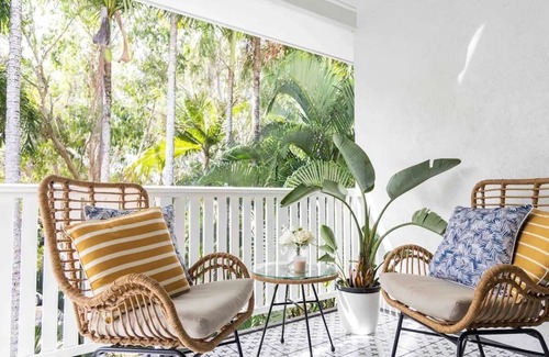 Port Douglas Apartment | Noir-luxe Apartment in Port Douglas