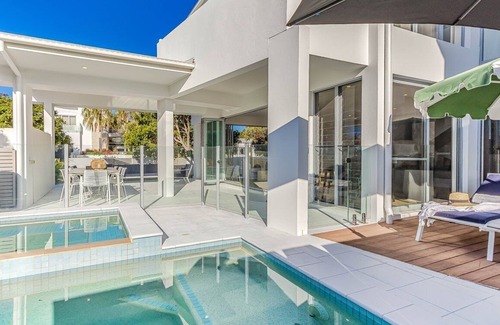 Kingscliff House | Noir - Opulence in the heart of Salt Village