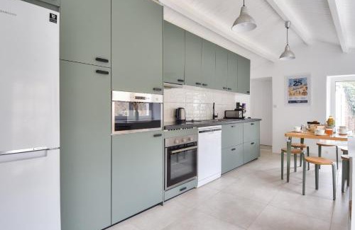 Noirmoutier-en-l'Ile House | Noirmoutier - 200m marché - 8 adultes - 4 enfants