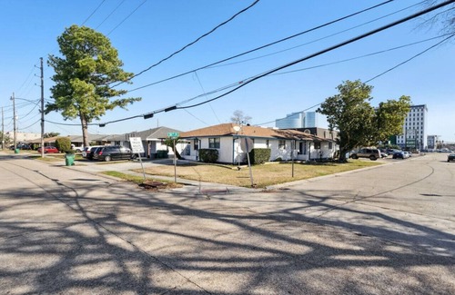 Metairie House | NOLA (3Bd) safe hub!