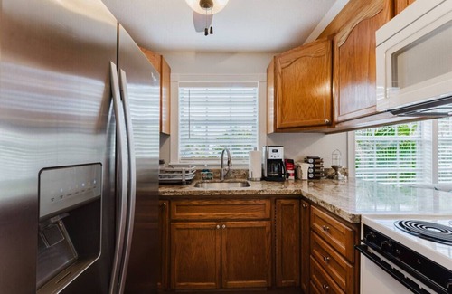 Grandview Heights Condo | Nola Suite a Cozy Retreat w/Pool Access