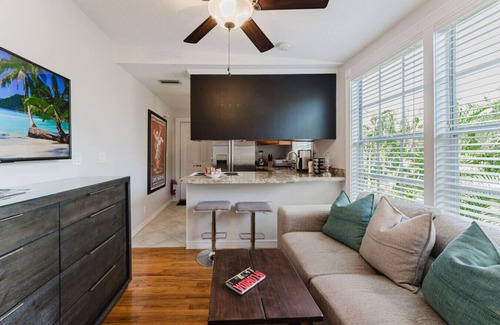 Grandview Heights Condo | Nola Suite a Cozy Retreat w/Pool Access