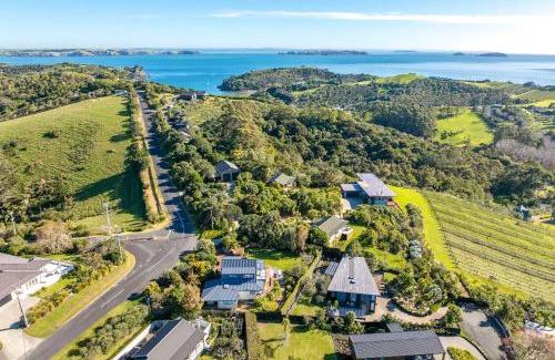 Oneroa House | Noll View - Stay Waiheke