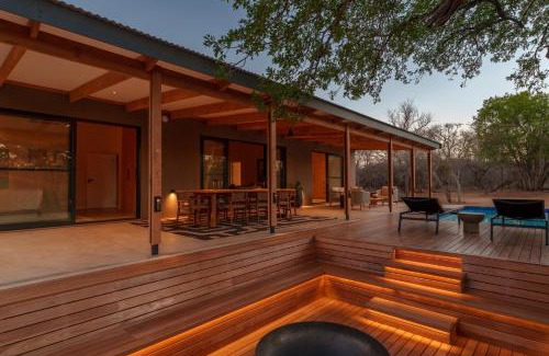 Hoedspruit Villa | Nomads Den Safari Villas - Heated Pools and Riverbed views