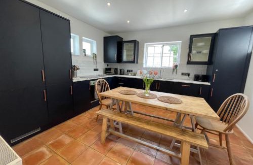 Exeter House | Nomi Homes - Otis House - Free Parking - Central -10ppl