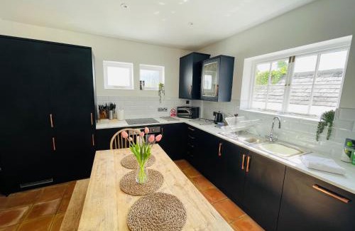 Exeter House | Nomi Homes - Otis House - Free Parking - Central -10ppl