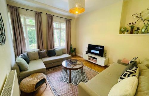 Exeter House | Nomi Homes - Otis House - Free Parking - Central -10ppl