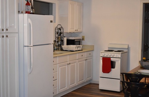The Bowl of Edmonds Apartment | NON SMOKING Private Suite in Edmonds Bowl w Sound view.