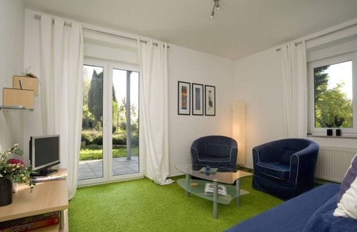 Kleinpestitz/Mockritz Apartment | Non-smoking vacation apartment with covered terrace