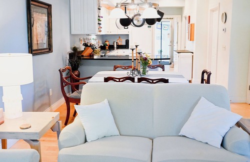 Leland House | Nonna's-3 bedrooms, covered porch, private yard, walk everywhere in Leland