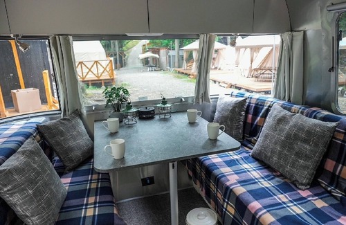Higashiomi Cabin | Nonsmoking Airstream Trailer house For overn/Higashiomi Shiga
