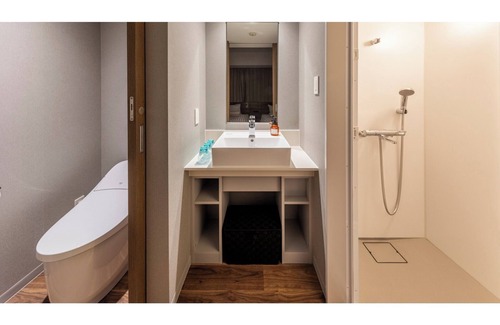 Ariake Hotel | Nonsmoking Deluxe Twin Room Breakfast included /Koto-ku Tokyo