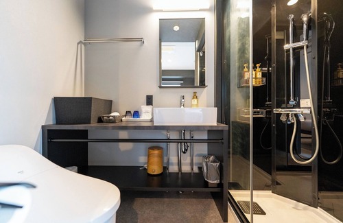Sumida Hotel | Nonsmoking Hollywood Twin Room Free breakfast bread service included/Sumida-ku Tokyo