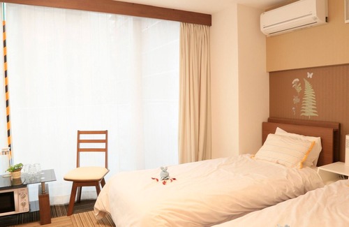 Namba Hotel | Nonsmoking Triple room with bathroom and toilet Up to 4 people Sakuragawa Riverside Hotel/Osaka Ōsaka