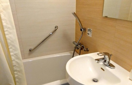 Nishi Hotel | Nonsmoking Twin room Single use Room only/Osaka Ōsaka