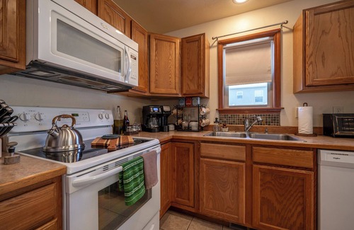 Livingston House | Nook on Nebula: Your Home Away From Home